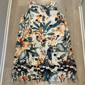 Plus Size Floral Sleeveless Dress with Embroidered Hem